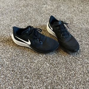 Nike womens zoom Pegasus 37